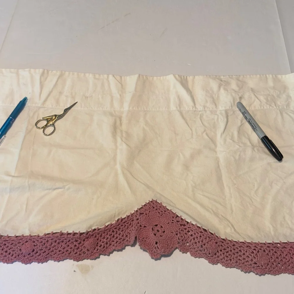 Vintage Crochet Lace Trim Window Valances Cream Rose Blue Cottagecore 55x15 Pair